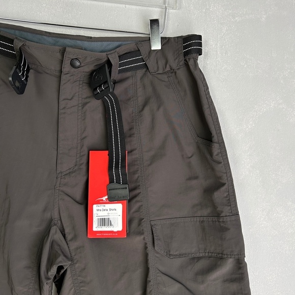 First Ascent trekwear men's size L Delta shorts cargo charcoal belted hiking NWT - Picture 5 of 12